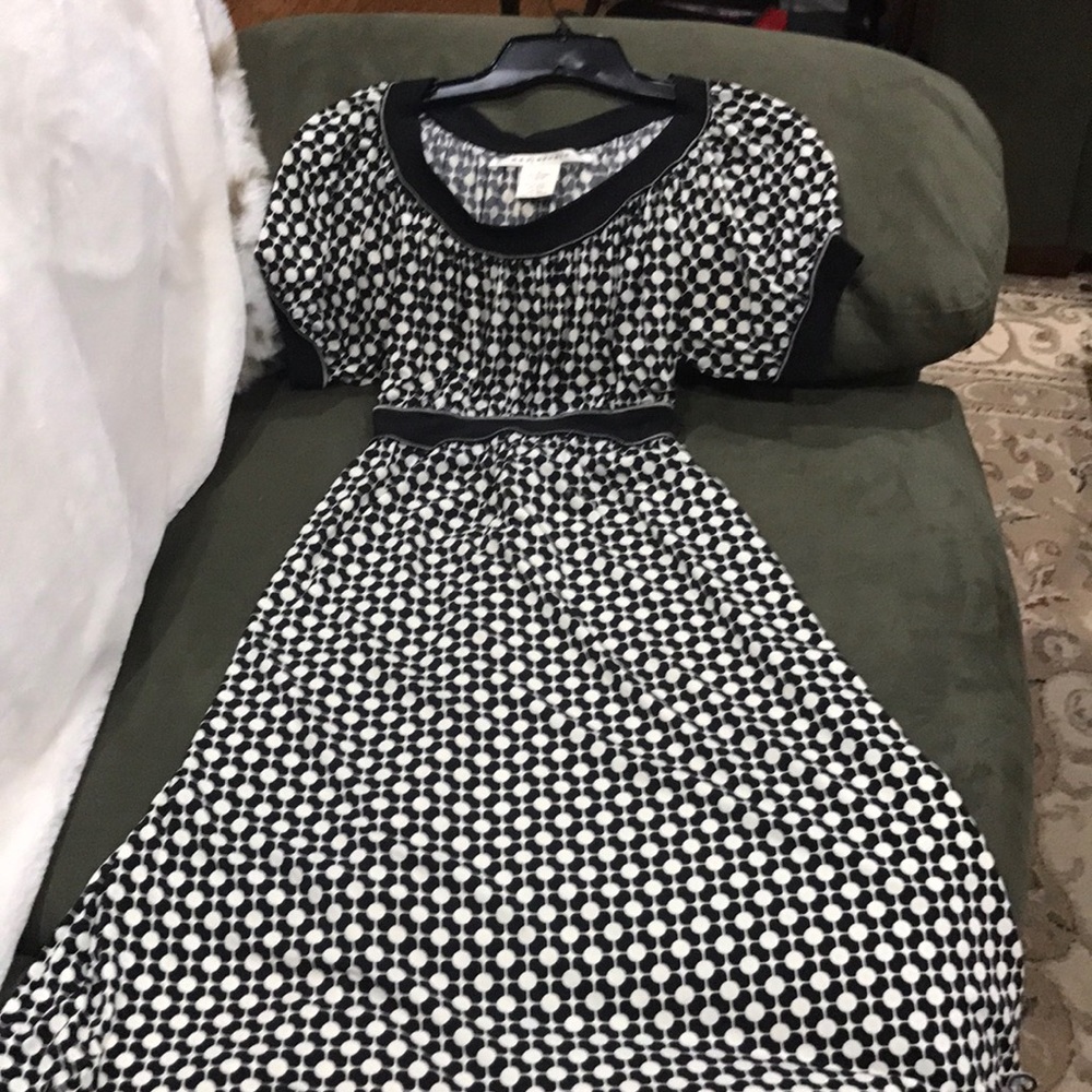 Short sleeve dress